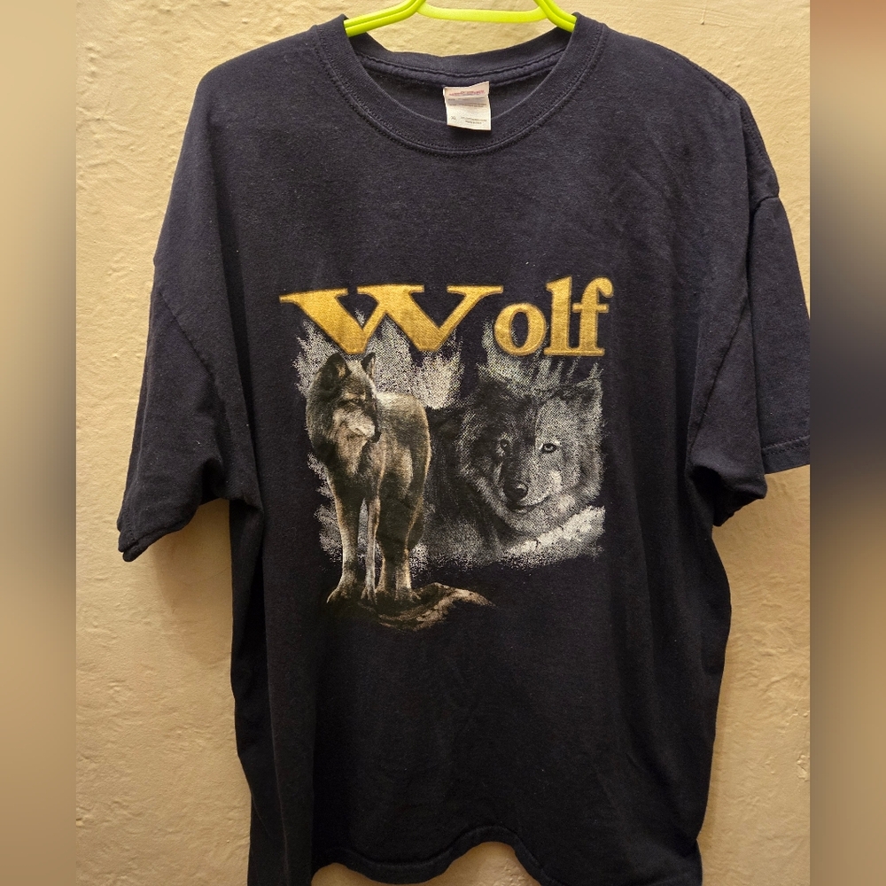 Vintage Wolf Graphic Tee – Y2K Nature Aesthetic